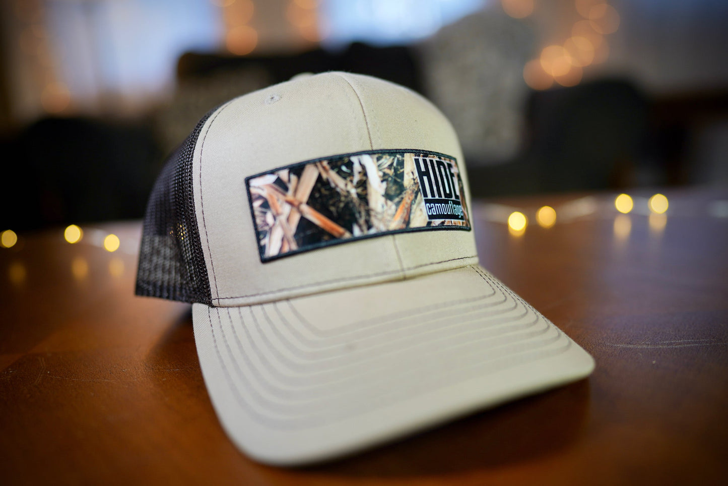 "Hide Camo Cornstalk" Design Trucker Hat (Coffee Mesh/ Khaki Fabric)